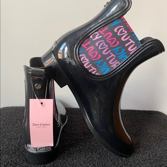 Juicy Couture Romance Black Heart Graffiti Boots - Picture 9 of 10